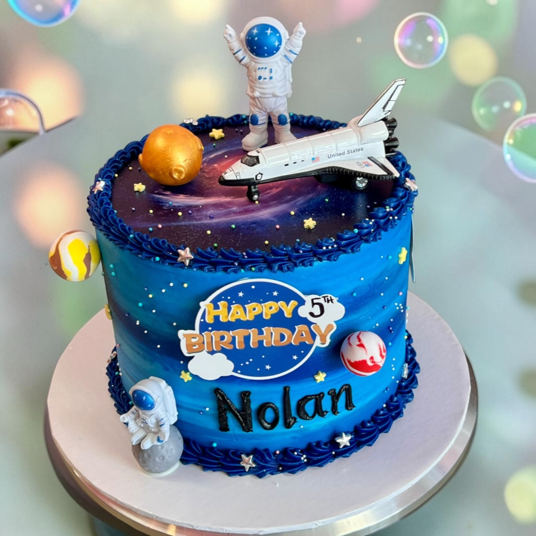 Little Astronaut cake